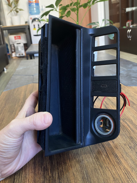 Блок зарядки USB-C 65W для BMW E36 в Туле
